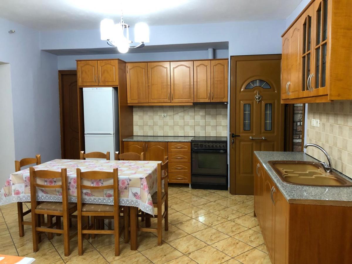 Studios&Apartment Niko Luka Ksamil Esterno foto