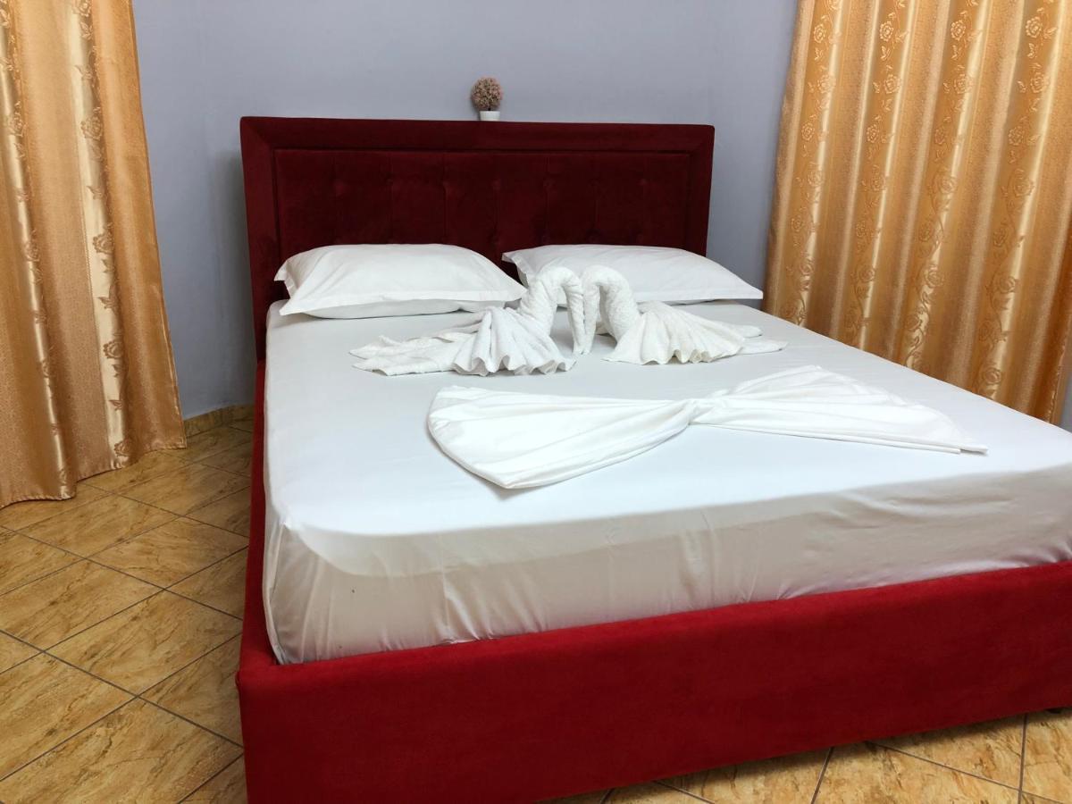 Studios&Apartment Niko Luka Ksamil Esterno foto