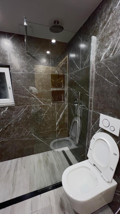 Studios&Apartment Niko Luka Ksamil Esterno foto