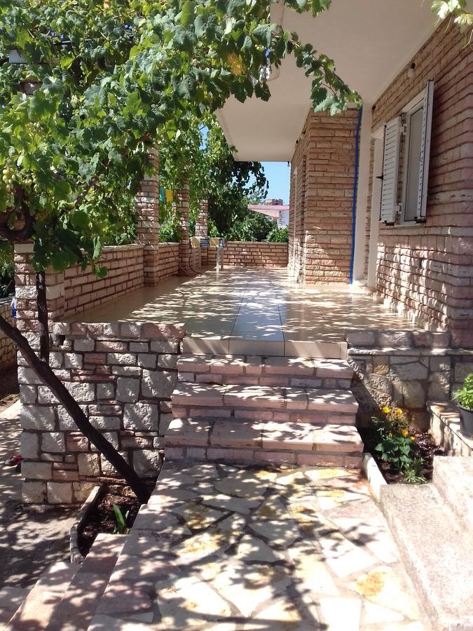 Studios&Apartment Niko Luka Ksamil Esterno foto